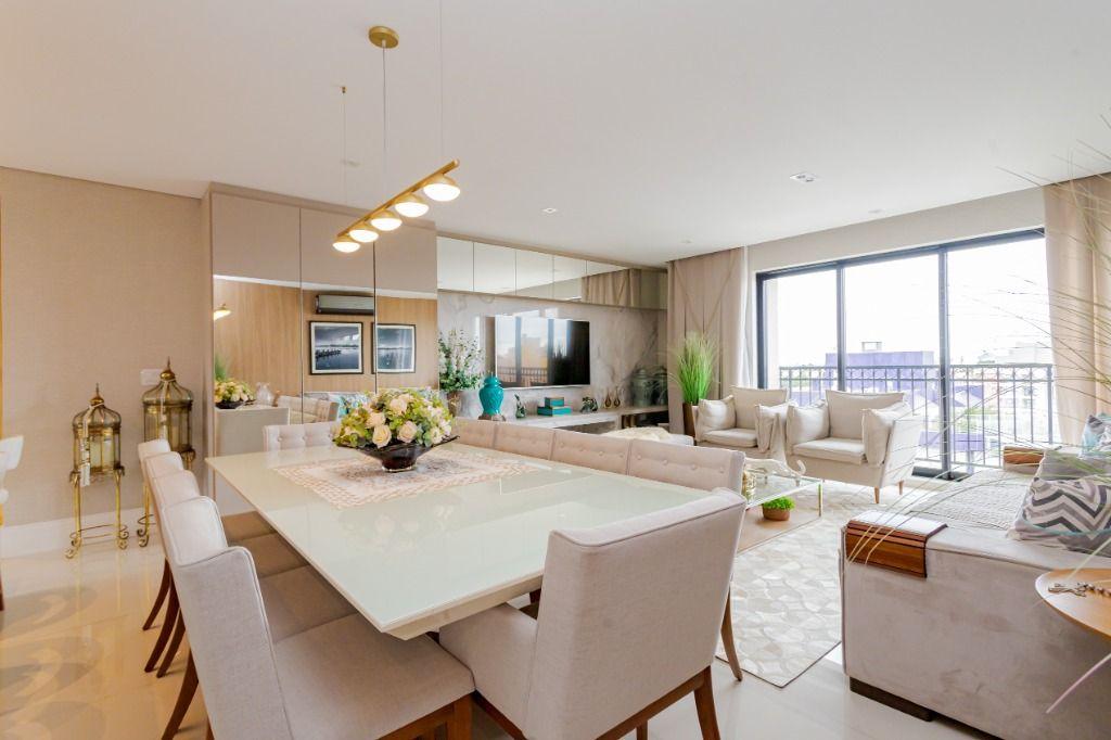 Apartamento em CURITIBA - PR, no bairro Água Verde - Referência AP0152-AMI-RIC