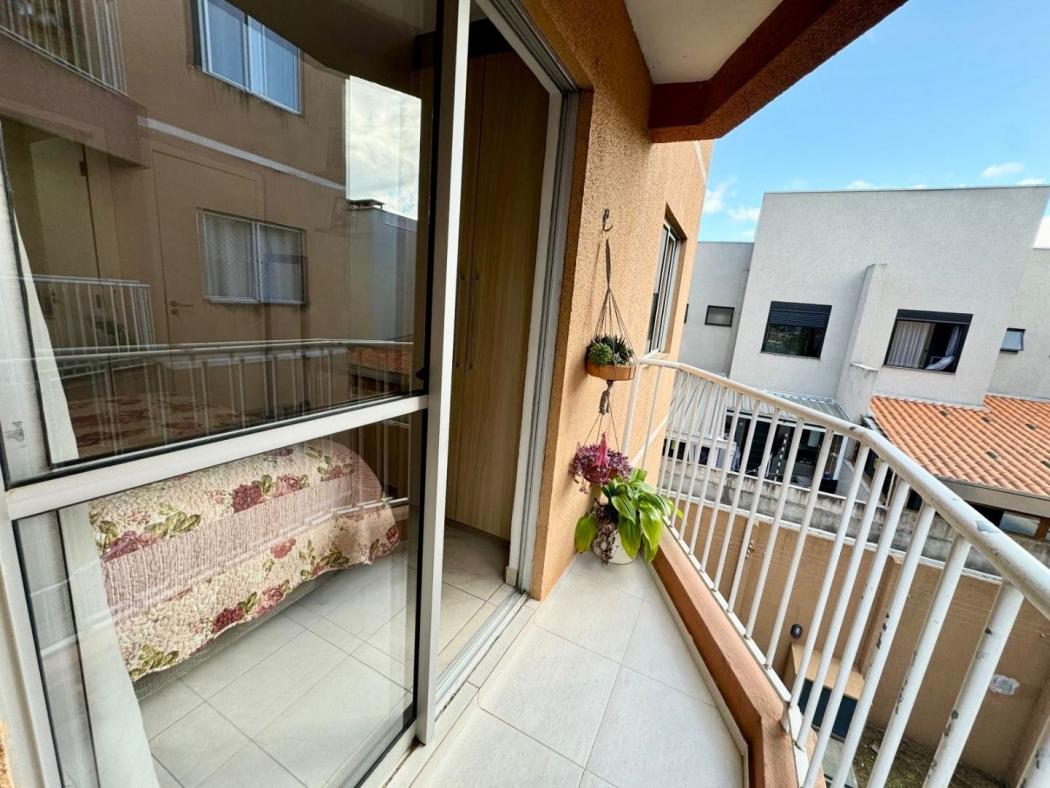 Apartamento 3 quartos com suíte 1 vaga coberta Novo Mundo - voa corretor