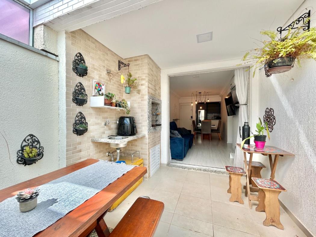 Apartamento em Curitiba - PR, no bairro Santa Quitéria - Referência AP0244-DOWQ