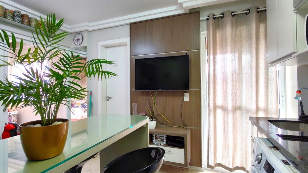 Apartamento em Curitiba - PR, no bairro Cabral - Referência AP0246-C41