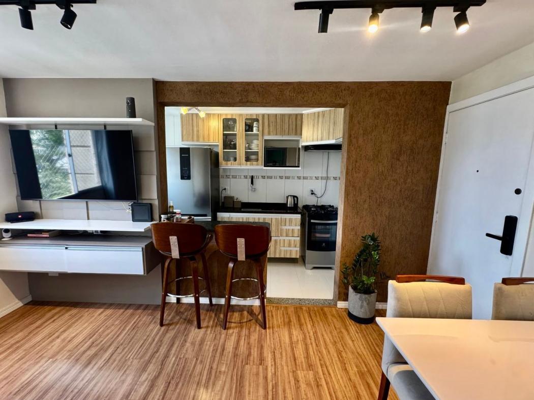 Apartamento em Curitiba - PR, no bairro Capão Raso - Referência AP0261-FE0E