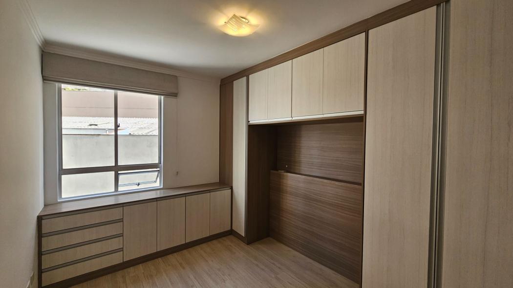 Apartamento 3 quartos I com suíte I 84m² a.p. I Vaga Coberta I Portão - voa corretor