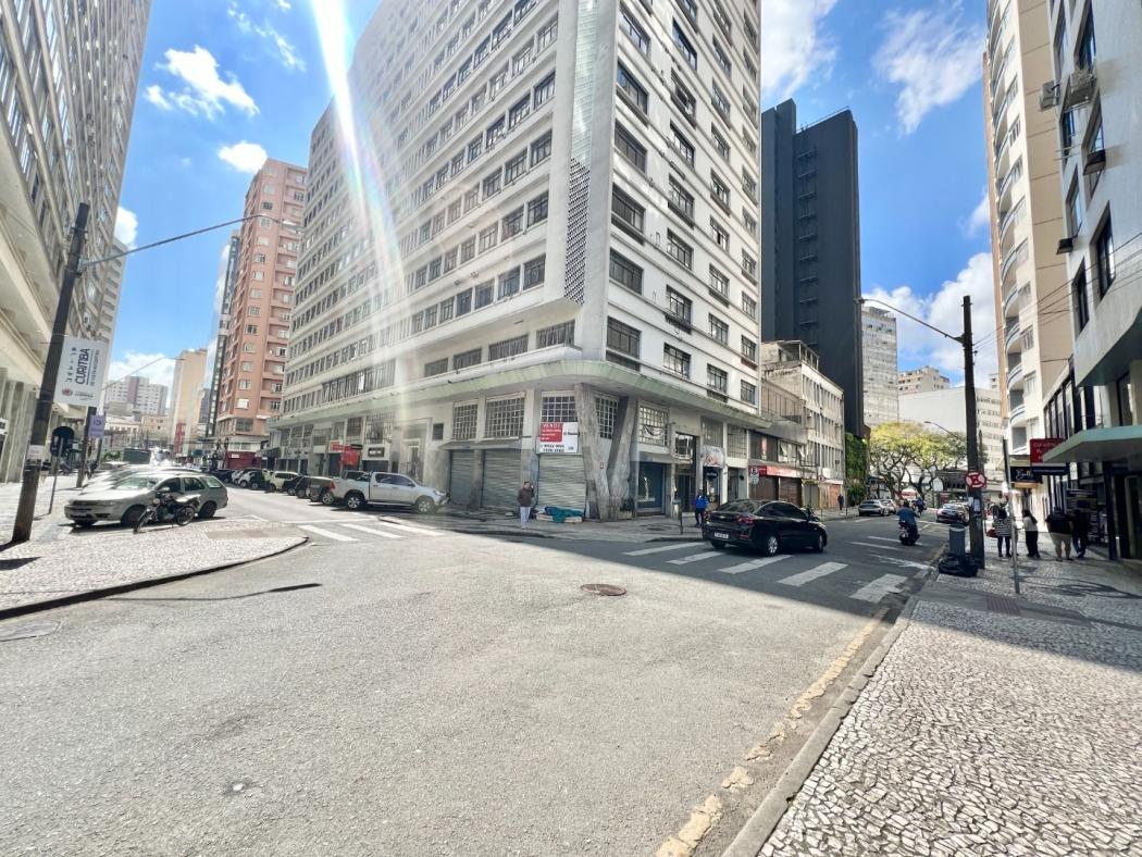 Apartamento em Curitiba - PR, no bairro Centro - Referência AP0287-DOWQ