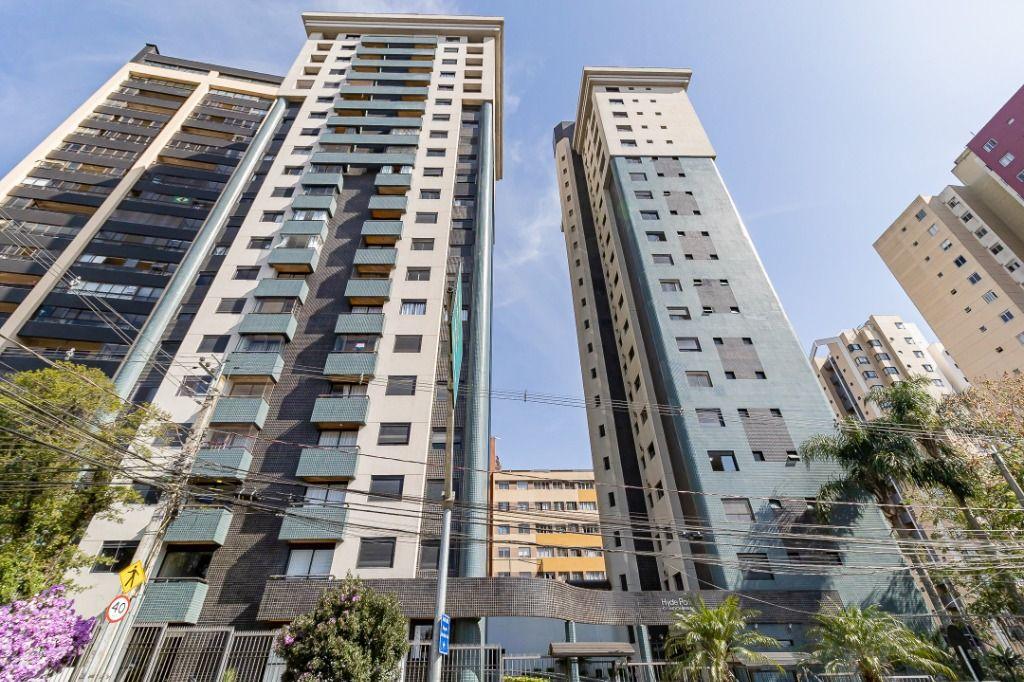 Apartamento em Curitiba - PR, no bairro Cristo Rei - Referência AP0305-VYPB