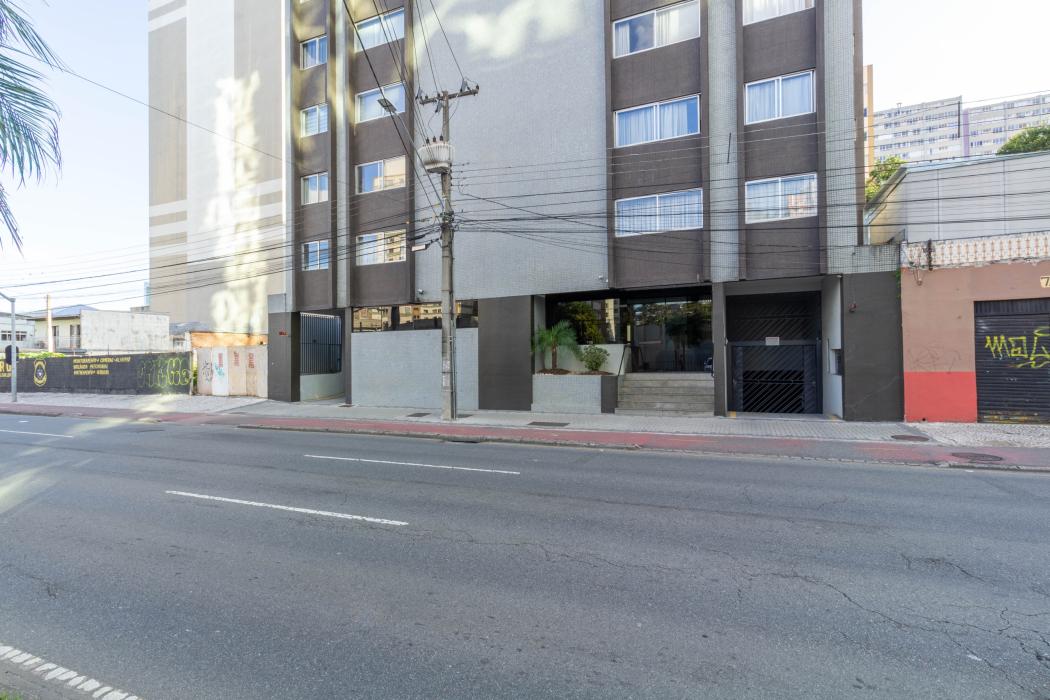 Apartamento em CURITIBA - PR, no bairro Centro - Referência AP0514-FD-RIC
