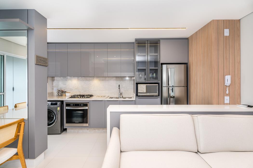 Apartamento em BALNEÁRIO PIÇARRAS - PR, no bairro Itacolomi - Referência AP0552-ALAMO