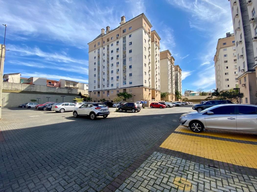 Apartamento em Curitiba - PR, no bairro Guaíra - Referência AP0581-CBJV