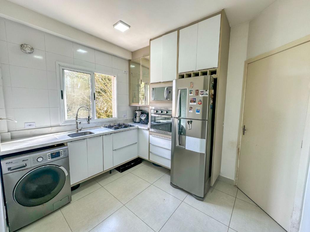 Apartamento em Curitiba - PR, no bairro Cajuru - Referência AP0652-CLME