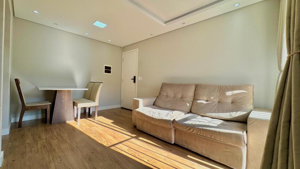  - APARTAMENTO com 2 dormitórios à venda por R$ 230.000,00 no bairro Santa Cândida - CURITIBA / PR