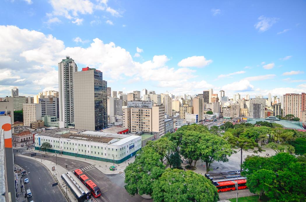 Apartamento em CURITIBA - PR, no bairro Centro - Referência AP1006-ABNJ