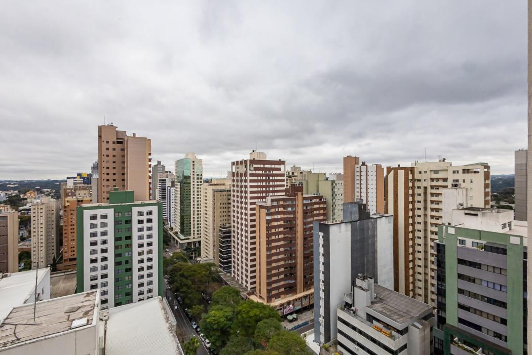 Champagnat - Apartamento 3Q (1S) + 1 Vaga - 103m² útil - voa corretor