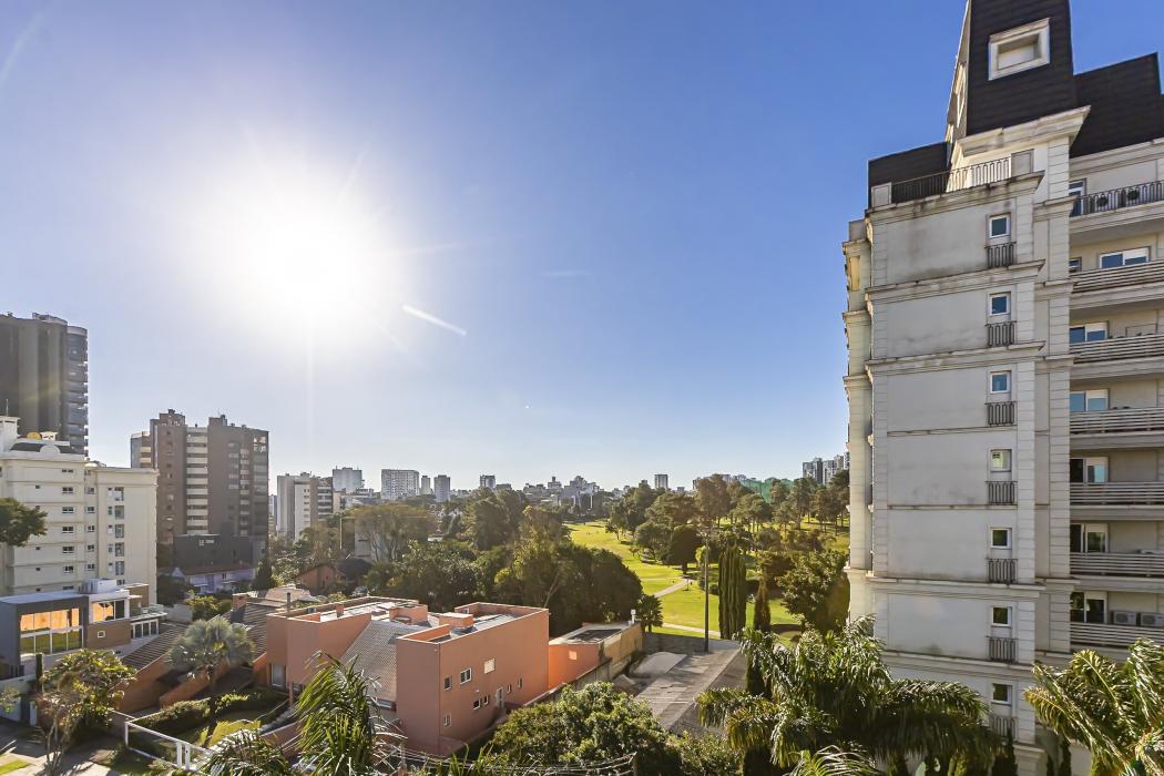  - Apartamento Exclusivo no Hugo Lange | Vista para o Graciosa Country Club | 3 Suítes | 152 m² Privativos 