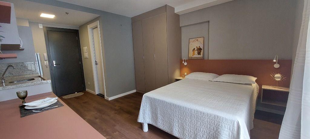 Apartamento em Curitiba - PR, no bairro Centro - Referência AP1093-VAT