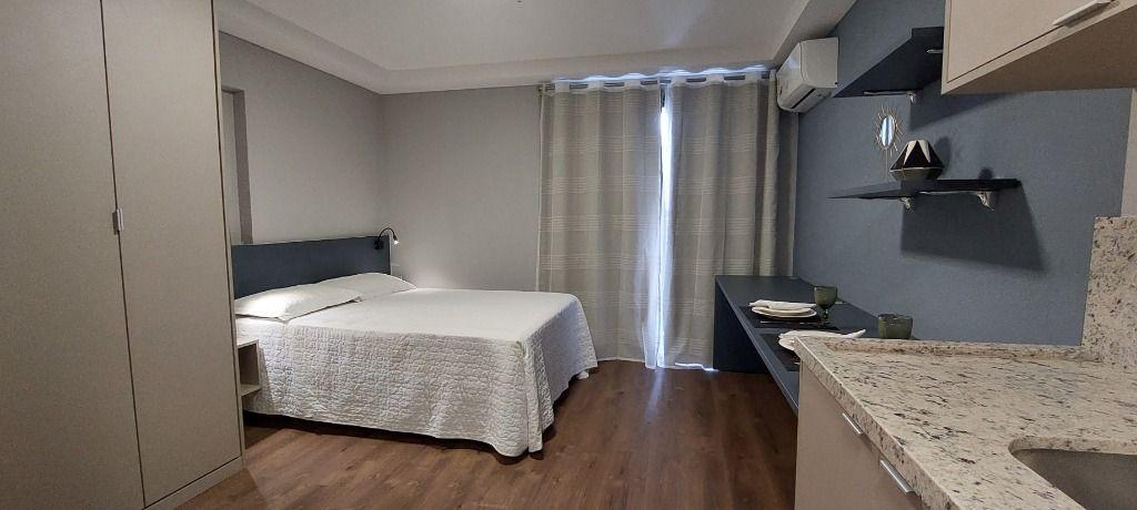 Apartamento em Curitiba - PR, no bairro Centro - Referência AP1096-VAT
