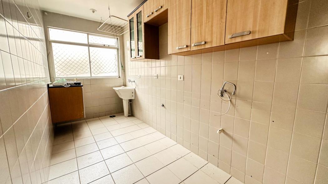  - Apartamento com 2 dormitórios à venda, 52 m² por R$ 280.000,00 - Lindóia - Curitiba/PR
