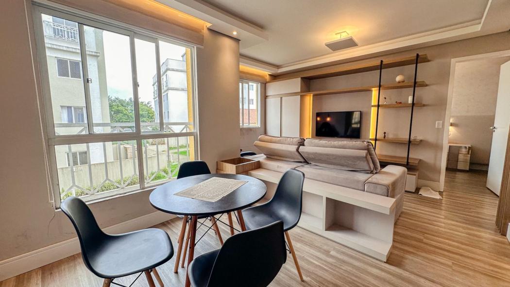 Apartamento 1 Quarto DECORADO, Semi mobiliado no 2° Andar - Condomínio Giardino (Capão Raso)