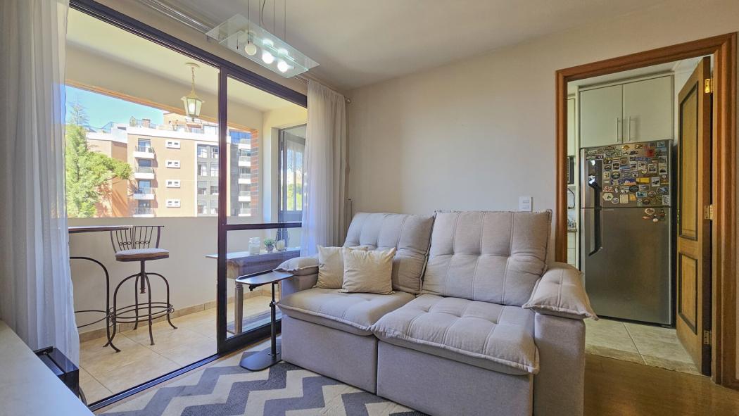 Apartamento de 77 m² privativo com 3 dormitórios sendo 1 suíte com 1 vaga de garagem no Ahú