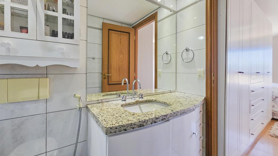 Apartamento à venda em Ahú, Curitiba — Fava Imóveis