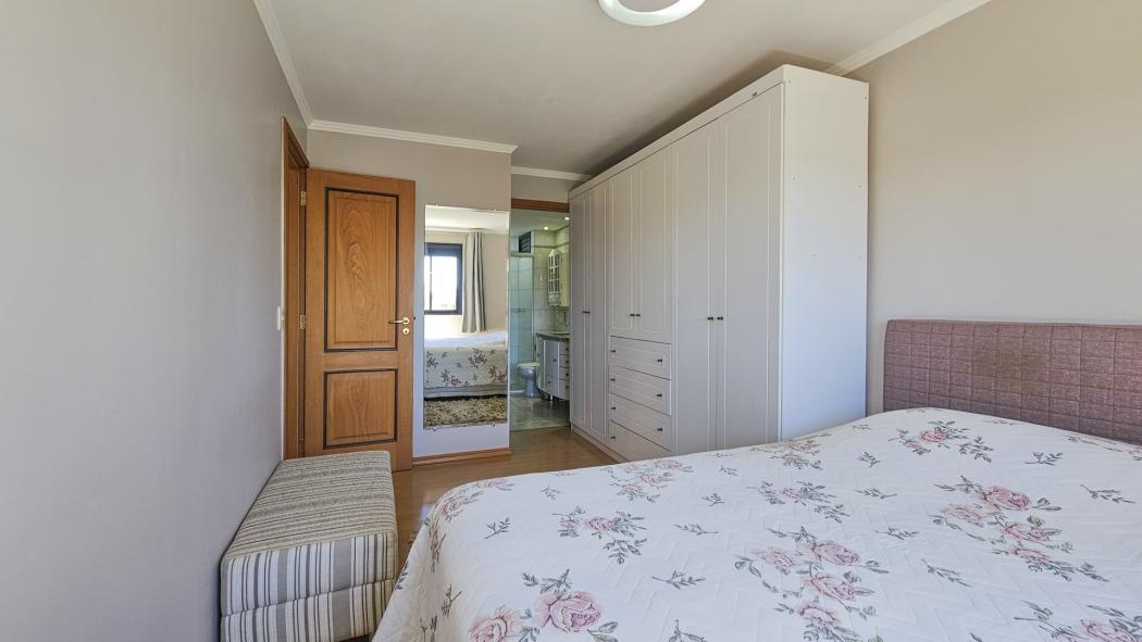 Apartamento à venda em Ahú, Curitiba — Fava Imóveis