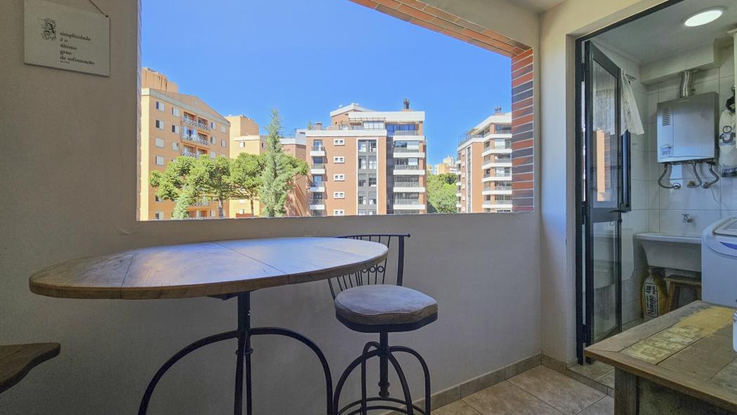 Apartamento à venda em Ahú, Curitiba — Fava Imóveis