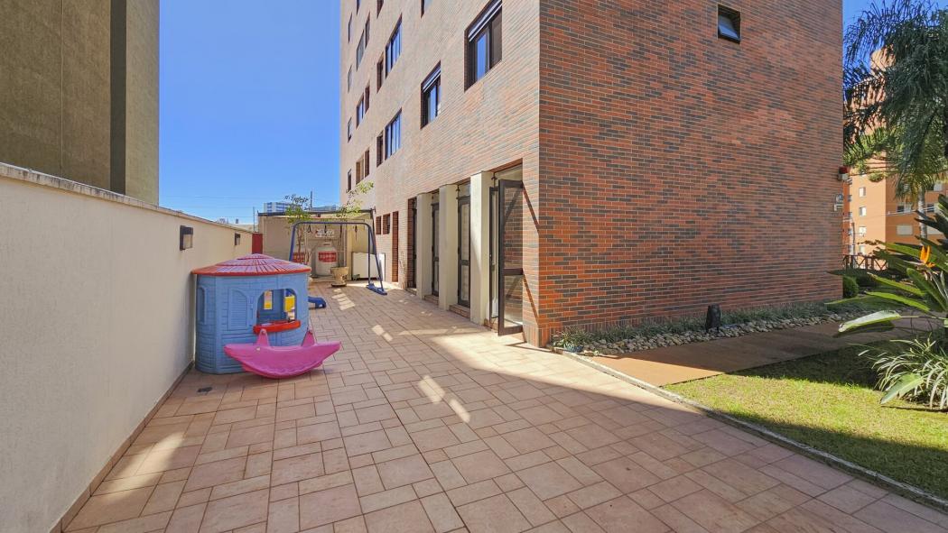 Apartamento à venda em Ahú, Curitiba — Fava Imóveis