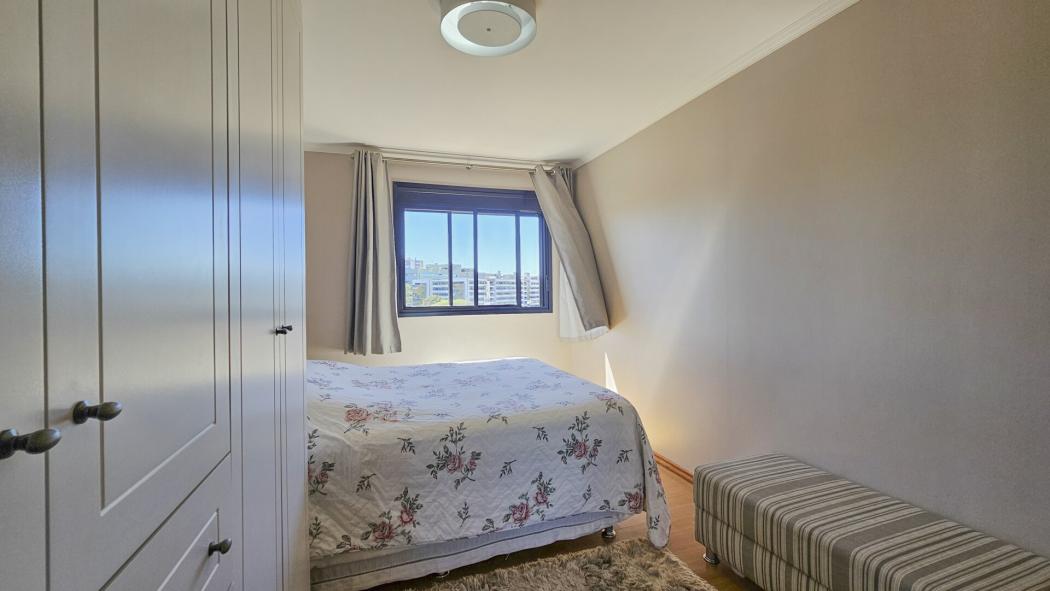 Apartamento à venda em Ahú, Curitiba — Fava Imóveis