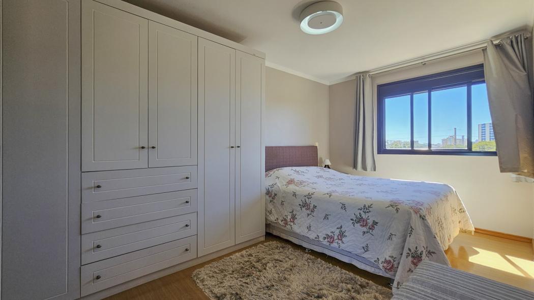 Apartamento à venda em Ahú, Curitiba — Fava Imóveis