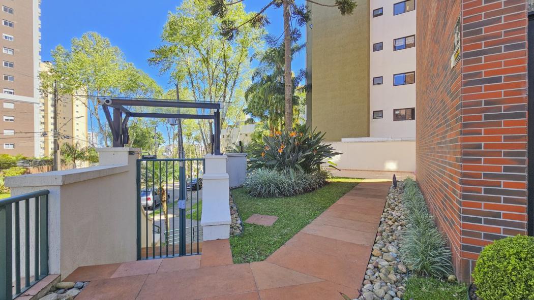 Apartamento à venda em Ahú, Curitiba — Fava Imóveis