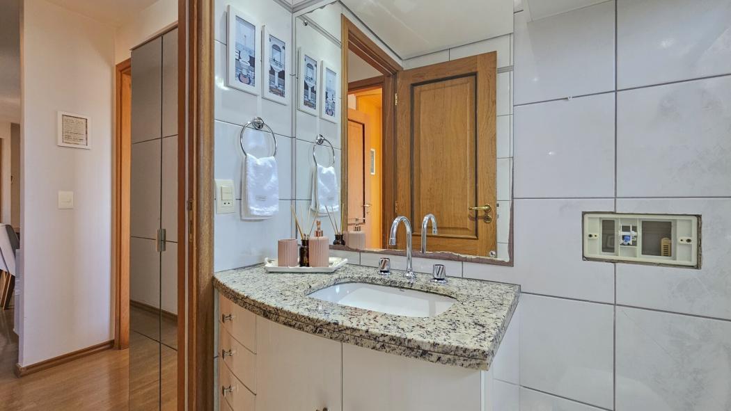 Apartamento à venda em Ahú, Curitiba — Fava Imóveis