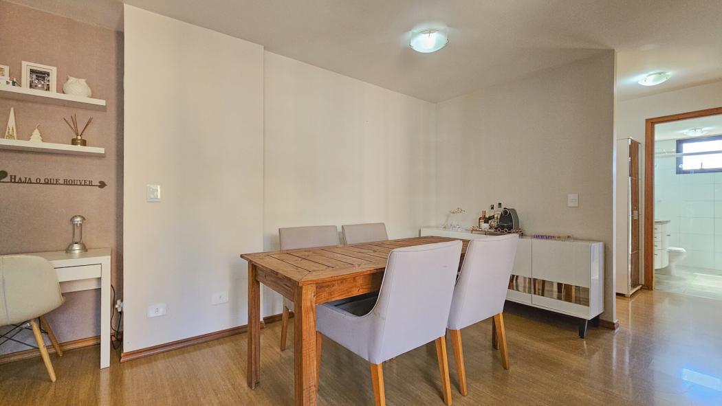 Apartamento à venda em Ahú, Curitiba — Fava Imóveis