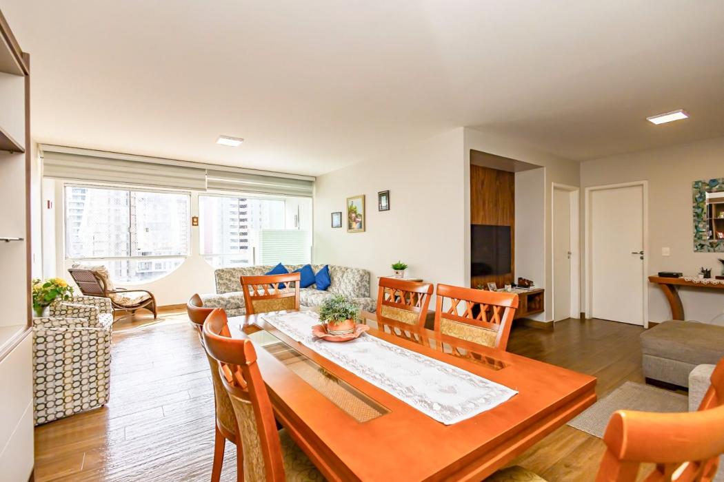 Apartamento em Curitiba - PR, no bairro Cabral - Referência AP2009-FGME