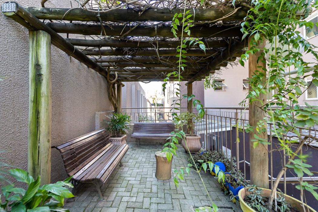 Apartamento à venda em Capão Raso, Curitiba — Fava Imóveis