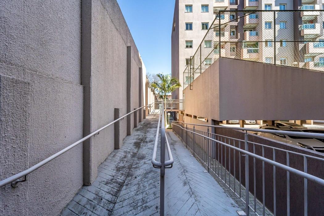 Apartamento à venda em Capão Raso, Curitiba — Fava Imóveis