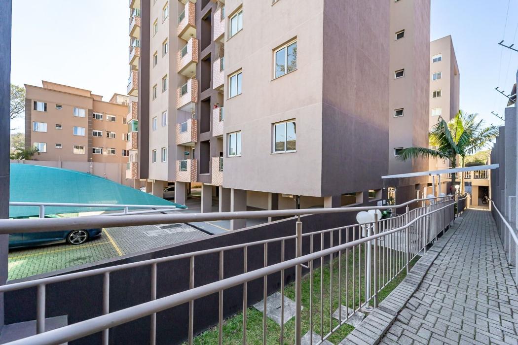 Apartamento à venda em Capão Raso, Curitiba — Fava Imóveis