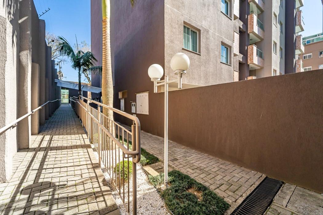 Apartamento à venda em Capão Raso, Curitiba — Fava Imóveis
