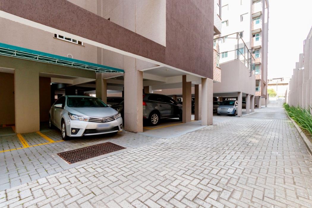 Apartamento à venda em Capão Raso, Curitiba — Fava Imóveis