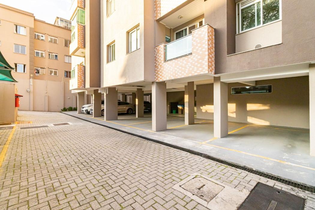 Apartamento à venda em Capão Raso, Curitiba — Fava Imóveis