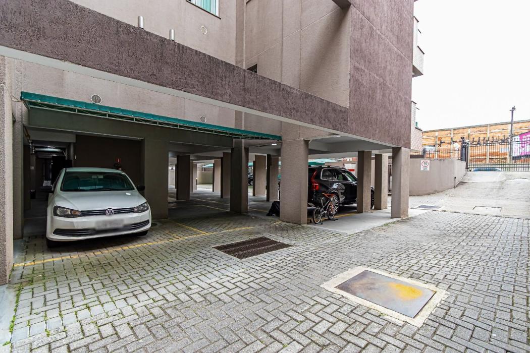 Apartamento à venda em Capão Raso, Curitiba — Fava Imóveis