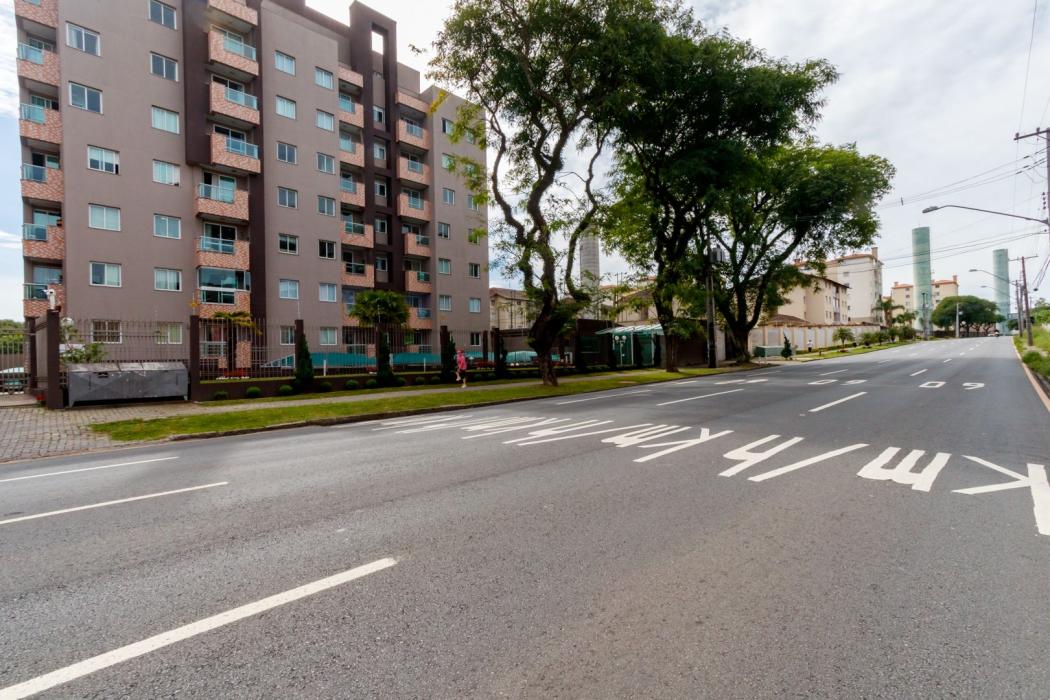 Apartamento à venda em Capão Raso, Curitiba — Fava Imóveis