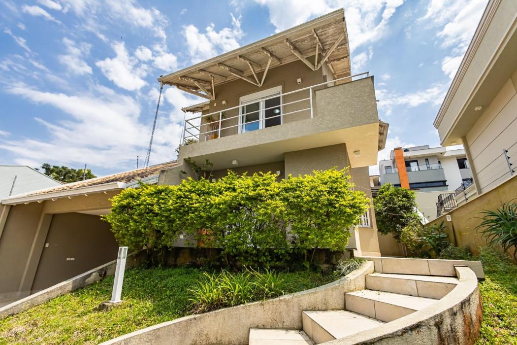 Casa em Curitiba - PR, no bairro Campo Comprido - Referência CA0001-AL0F