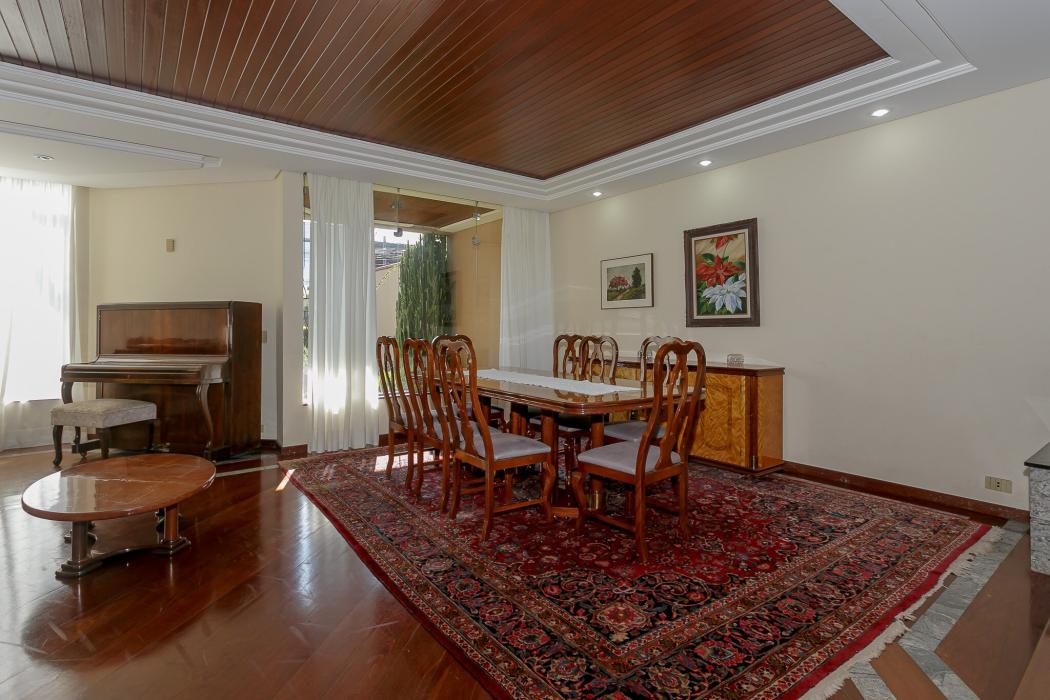 Casa à venda com 6 quartos, 603m² - Campina do Siqueira,Curitiba 