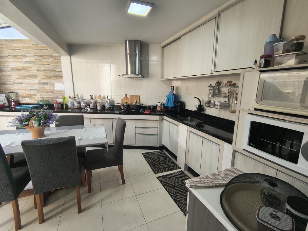 Casa à venda em Xaxim, Curitiba — Fava Imóveis