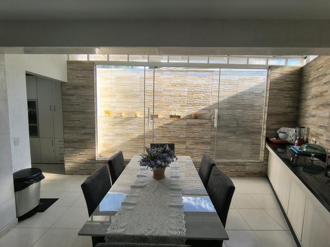 Casa à venda em Xaxim, Curitiba — Fava Imóveis