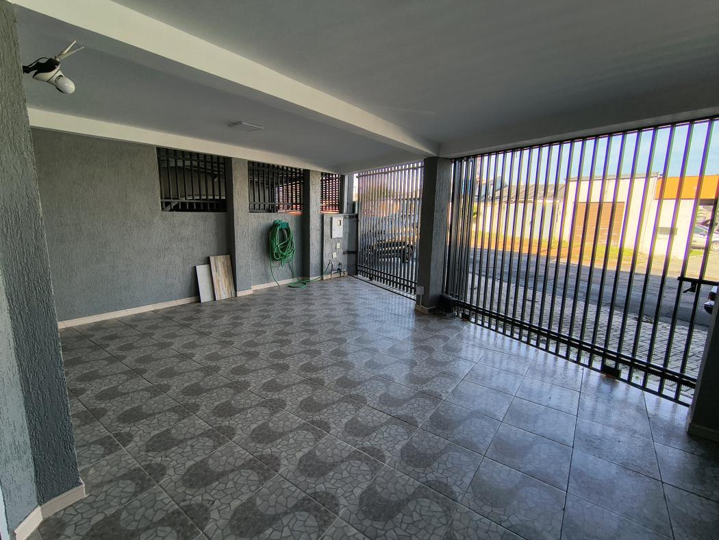 Casa à venda em Xaxim, Curitiba — Fava Imóveis