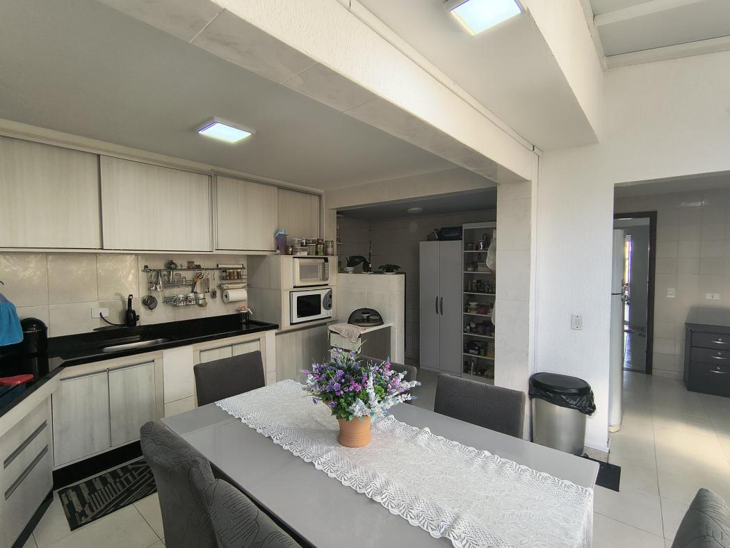 Casa à venda em Xaxim, Curitiba — Fava Imóveis