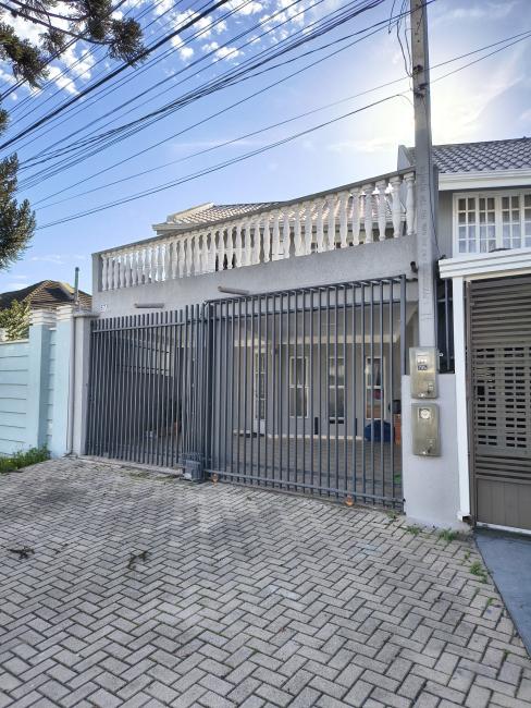 Casa à venda em Xaxim, Curitiba — Fava Imóveis