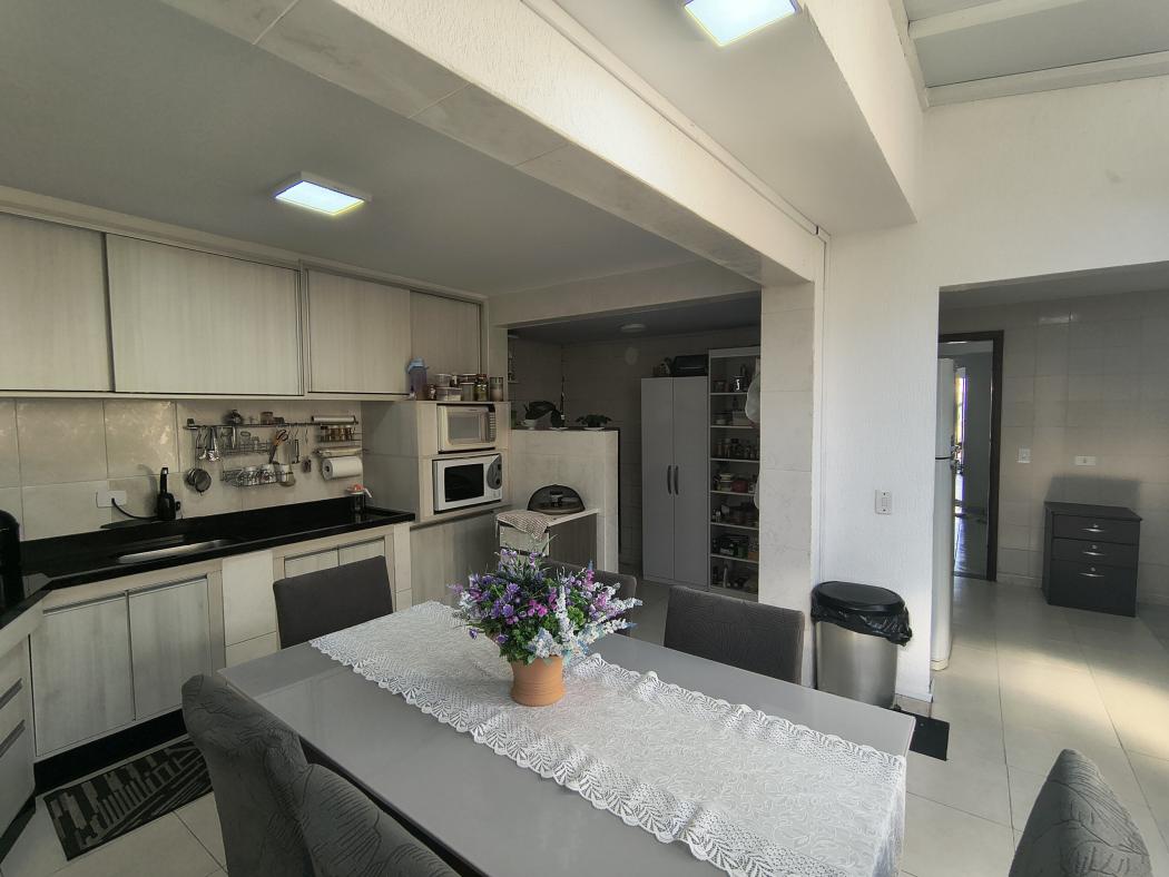 Casa à venda em Xaxim, Curitiba — Fava Imóveis