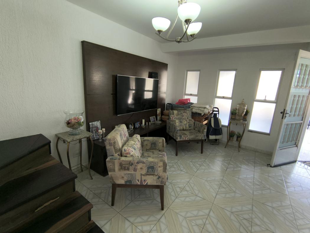 Casa à venda em Xaxim, Curitiba — Fava Imóveis