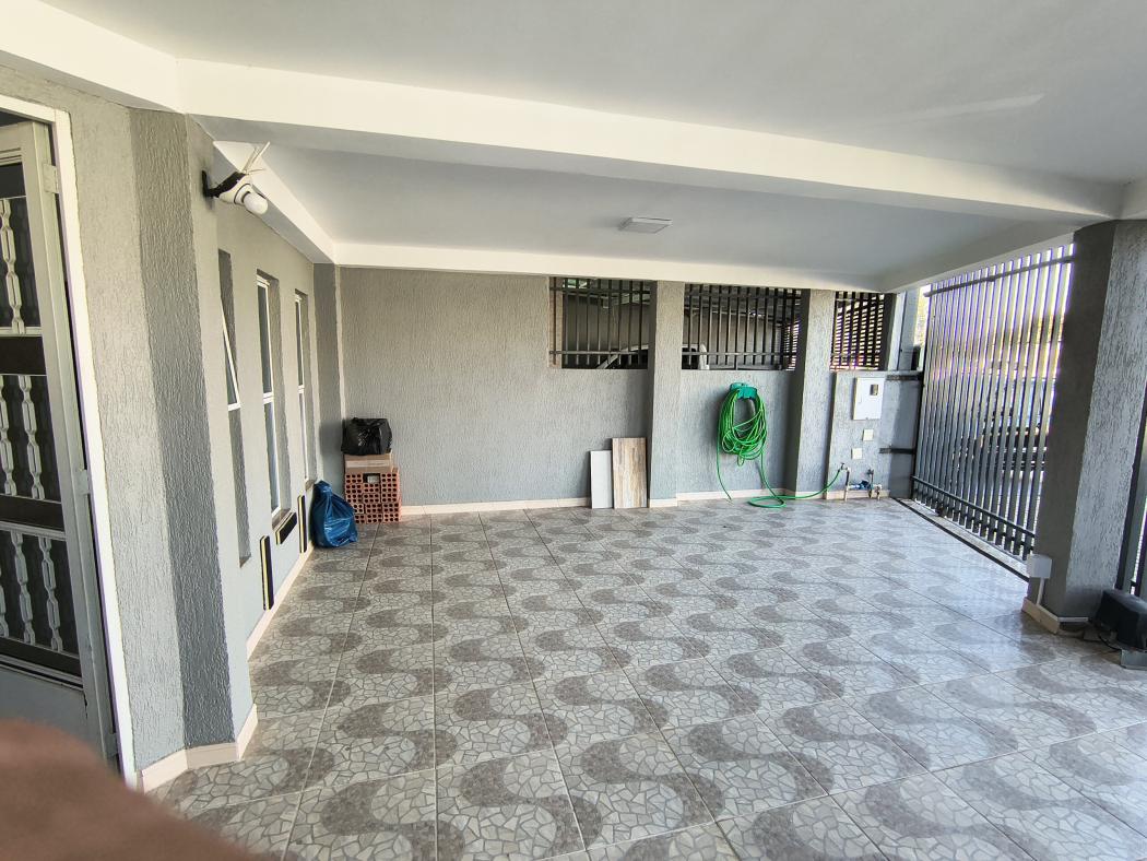 Casa à venda em Xaxim, Curitiba — Fava Imóveis