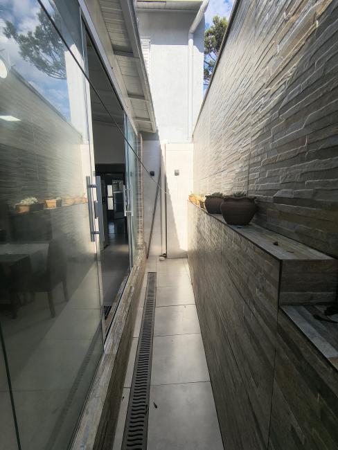 Casa à venda em Xaxim, Curitiba — Fava Imóveis